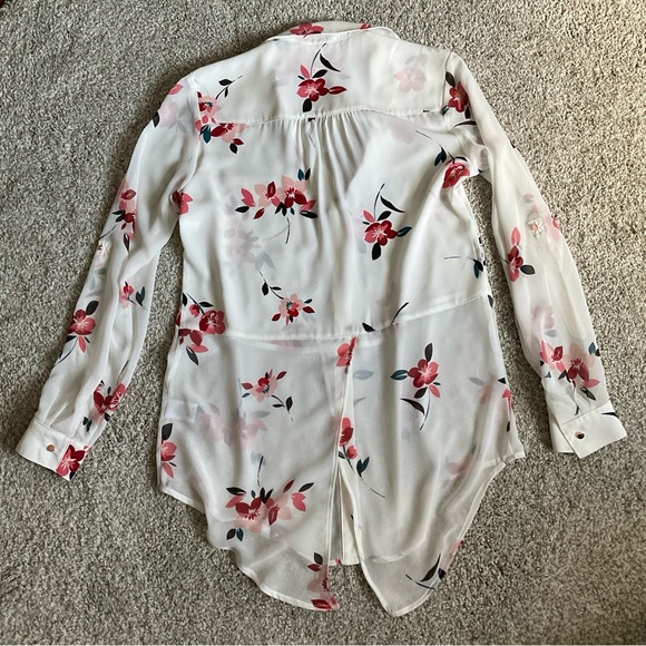 Candie’s Semi Sheer Floral Button Down Blouse - Picture 11 of 12